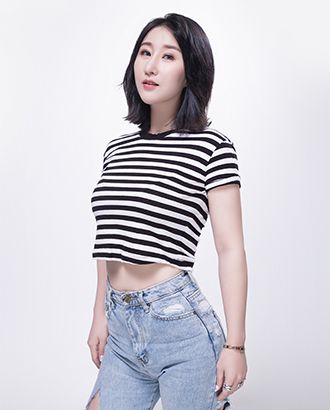 屌和逼操视频舞蹈表演部部主任